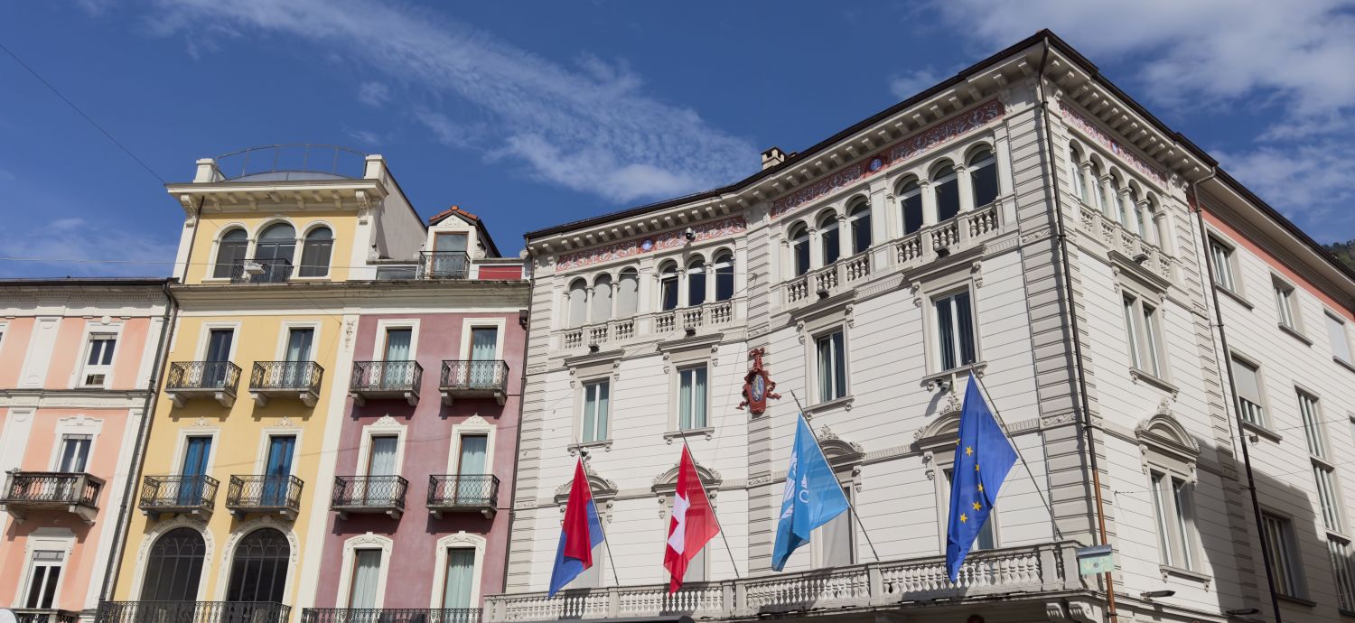 Simbolo di pace e unità, per il 5 maggio a Palazzo Marcacci sventola la bandiera del Consiglio d’Europa
