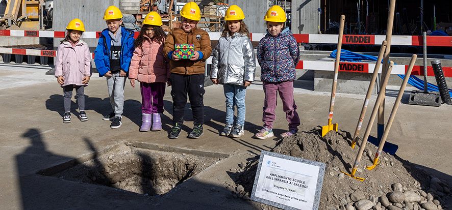 Posata la prima pietra per l’ampliamento della scuola dell’infanzia ai Saleggi