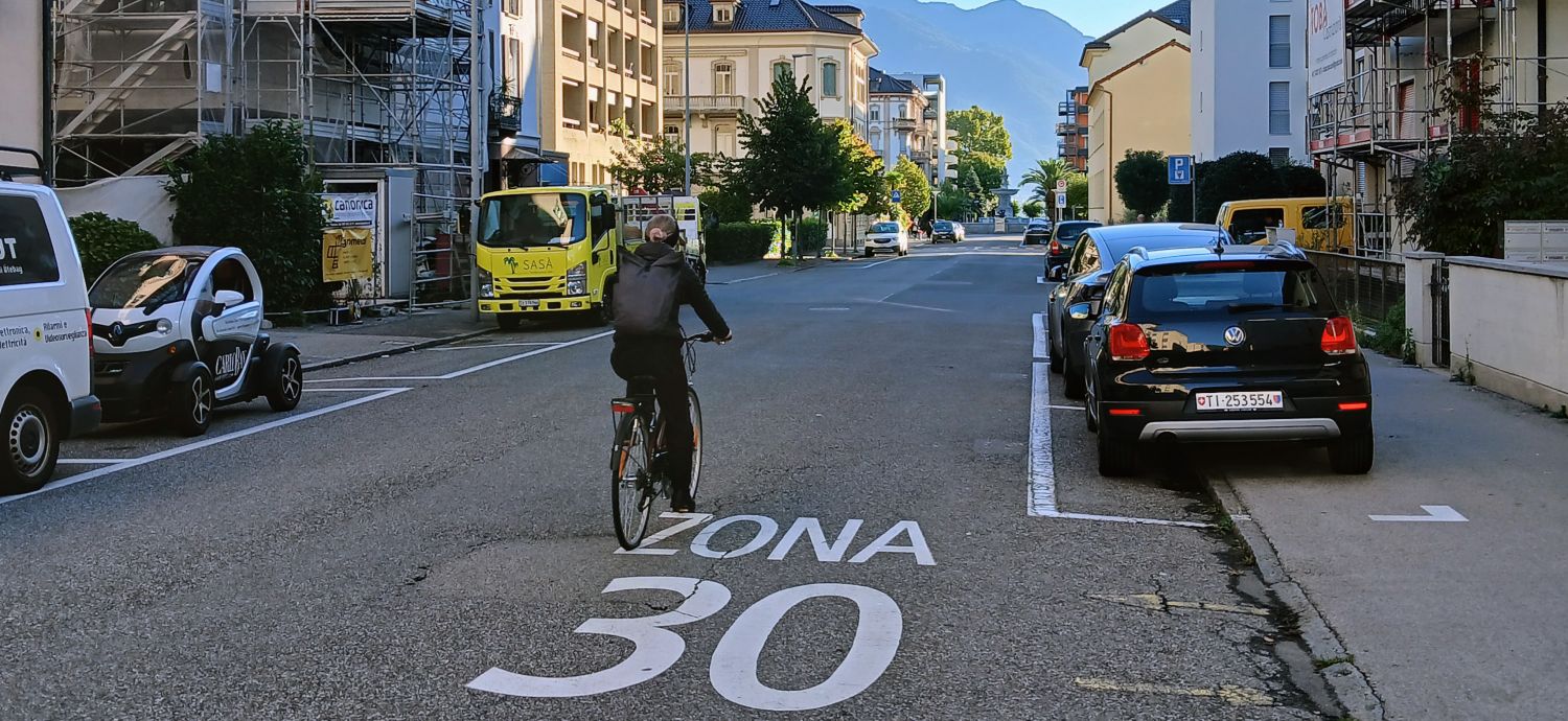 “Strada ciclabile”: a Locarno la prima sperimentazione in Ticino